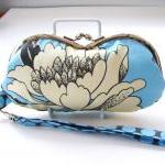 Wristlet Purse/Sunglasses C..